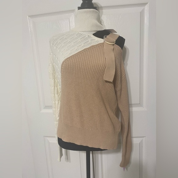 525 America Tan and Cream Off-the-Shoulder Sweater size XS - Picture 1 of 10